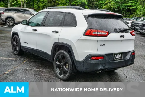 More photos of 2016 Jeep Cherokee Altitude at ALM Roswell, GA
