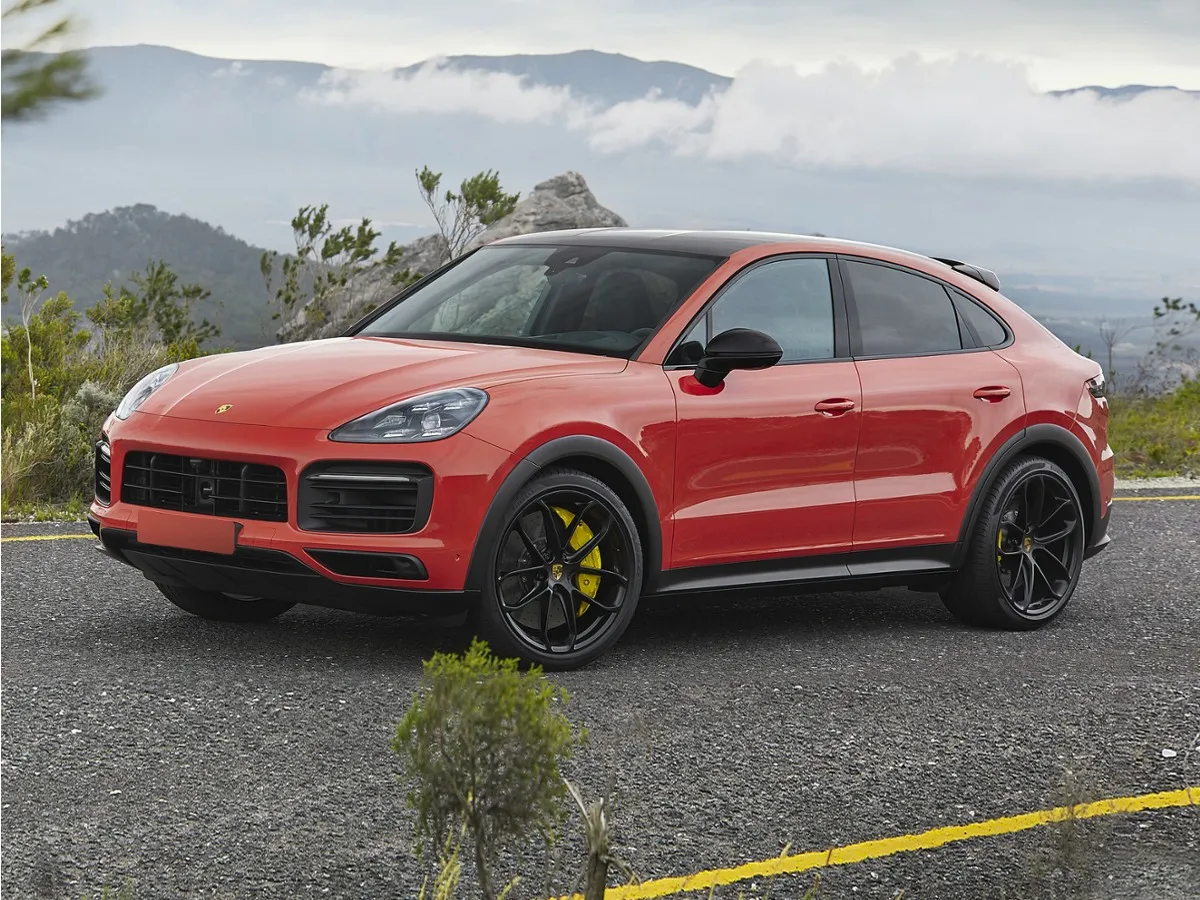 2022 Porsche Cayenne GTS's photo