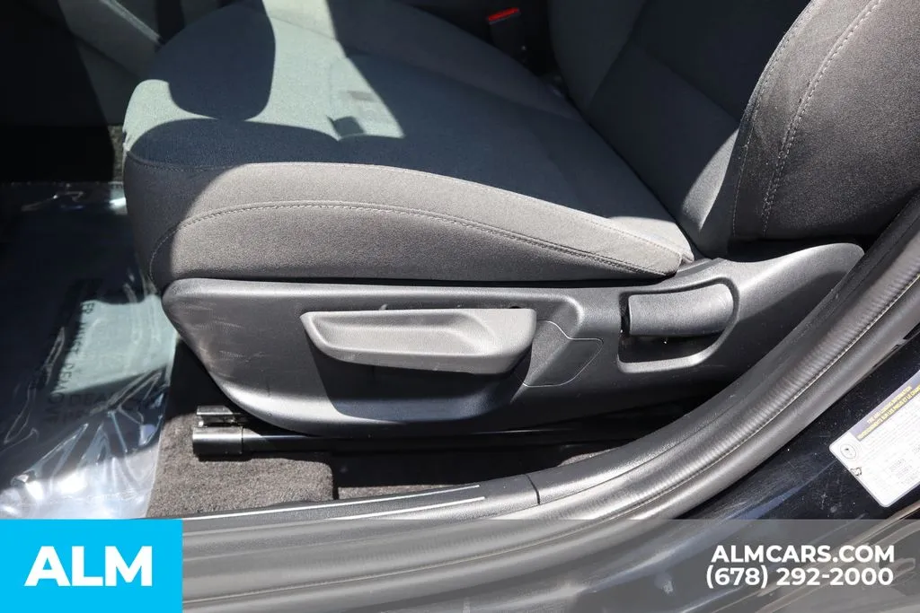 2025 Kia K4 LXS - Photo 11