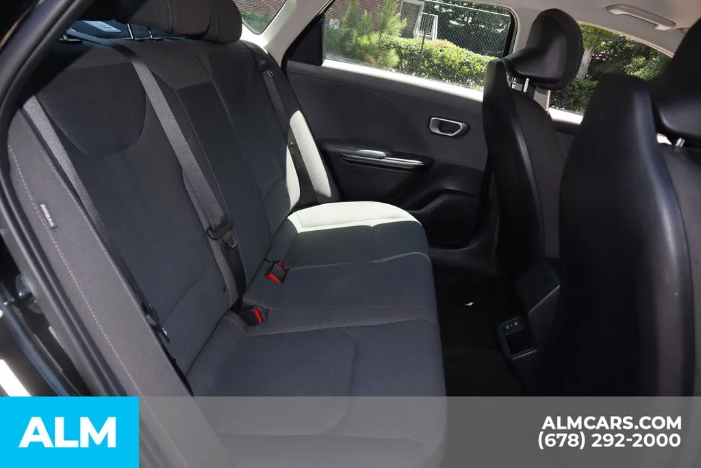 2025 Kia K4 LXS - Photo 20