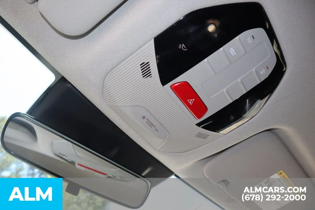 2025 Kia K4 LXS - Photo 33