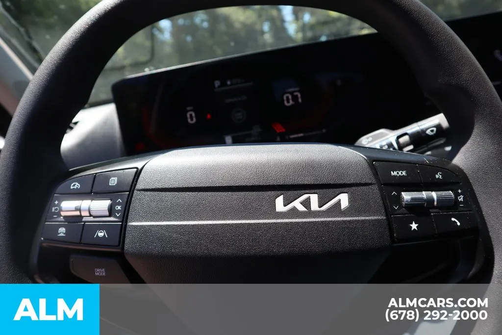 2025 Kia K4 LXS - Photo 28