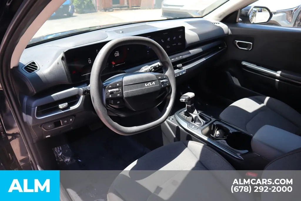 2025 Kia K4 LXS - Photo 9