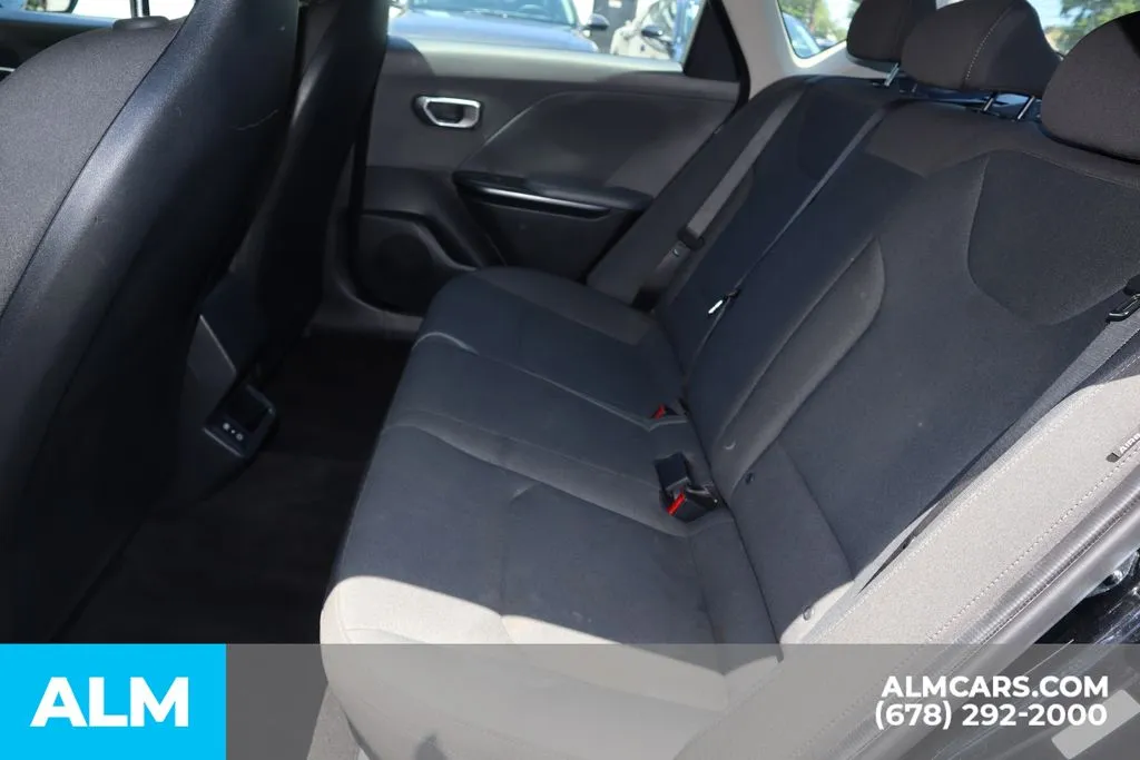 2025 Kia K4 LXS - Photo 16
