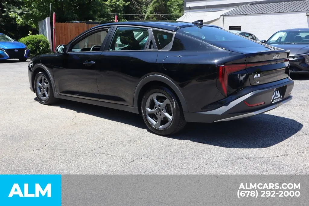 2025 Kia K4 LXS - Photo 8