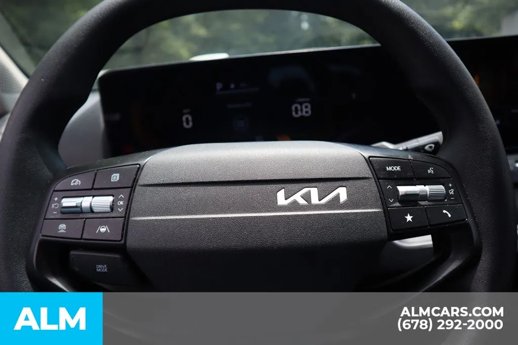2025 Kia K4 LXS - Photo 27