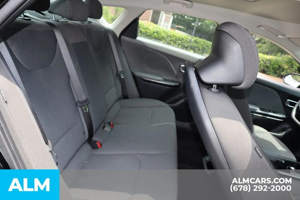 2025 Kia K4 LXS - Photo 21