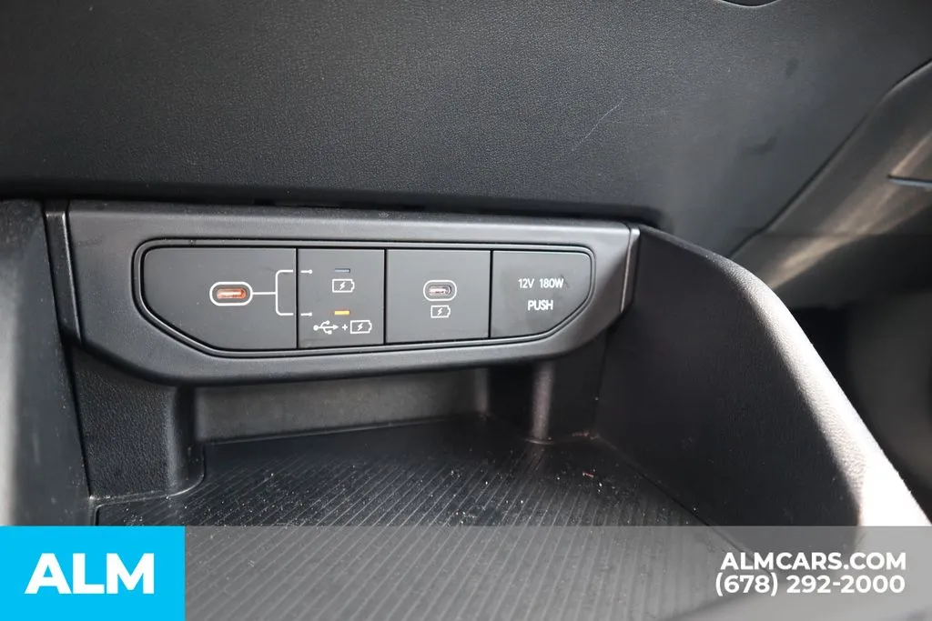2025 Kia K4 LXS - Photo 31