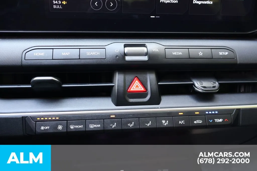 2025 Kia K4 LXS - Photo 32