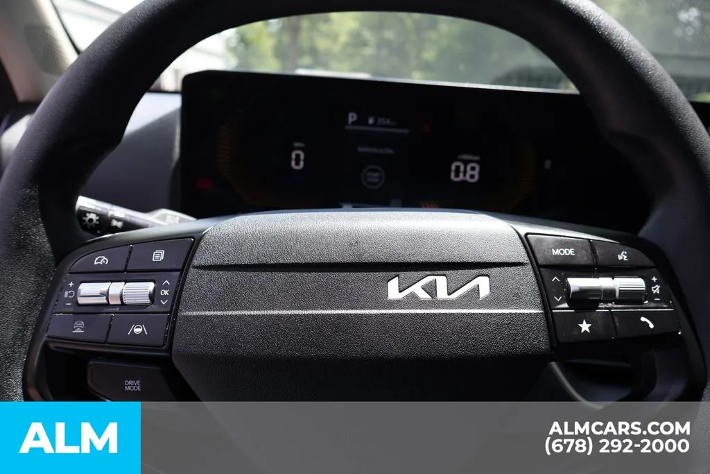 2025 Kia K4 LXS - Photo 28