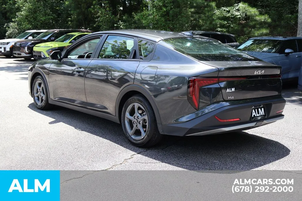 2025 Kia K4 LXS - Photo 8