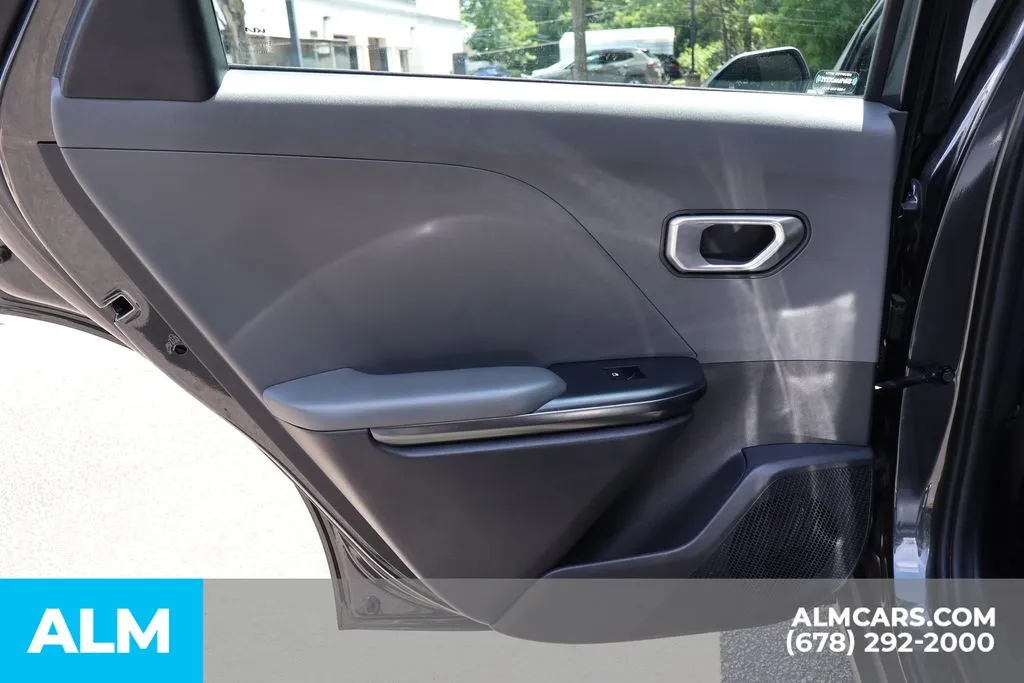 2025 Kia K4 LXS - Photo 18