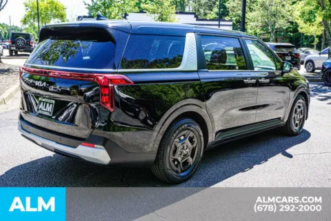 More photos of 2025 Kia Carnival LXS at ALM Roswell, GA