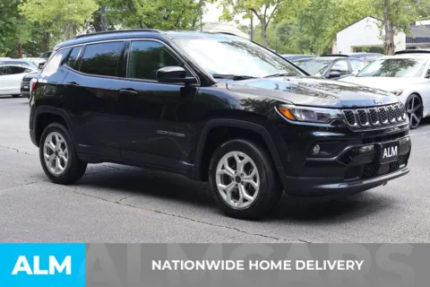 More photos of 2025 Jeep Compass Latitude at ALM Roswell, GA