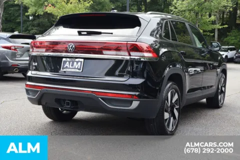 More photos of 2025 Volkswagen Atlas Cross Sport 2.0T SE w/Technology at ALM Roswell, GA