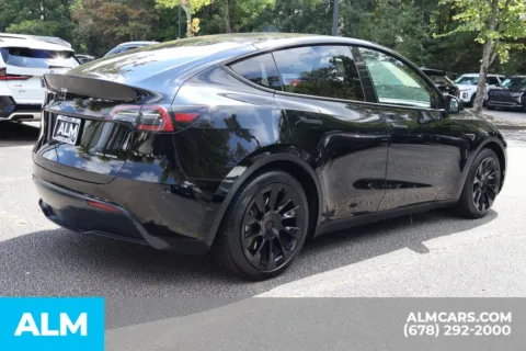 More photos of 2021 Tesla Model Y Long Range at ALM Roswell, GA