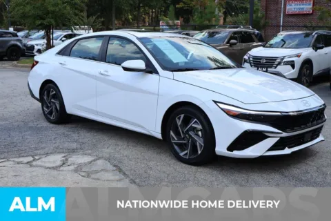 More photos of 2025 Hyundai Elantra SEL Convenience at ALM Roswell, GA