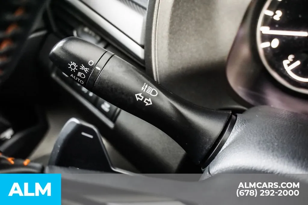 2025 Nissan Altima SR - Photo 34