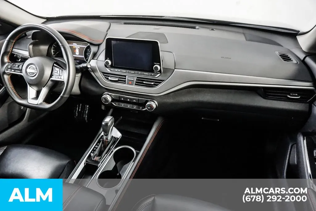 2025 Nissan Altima SR - Photo 26