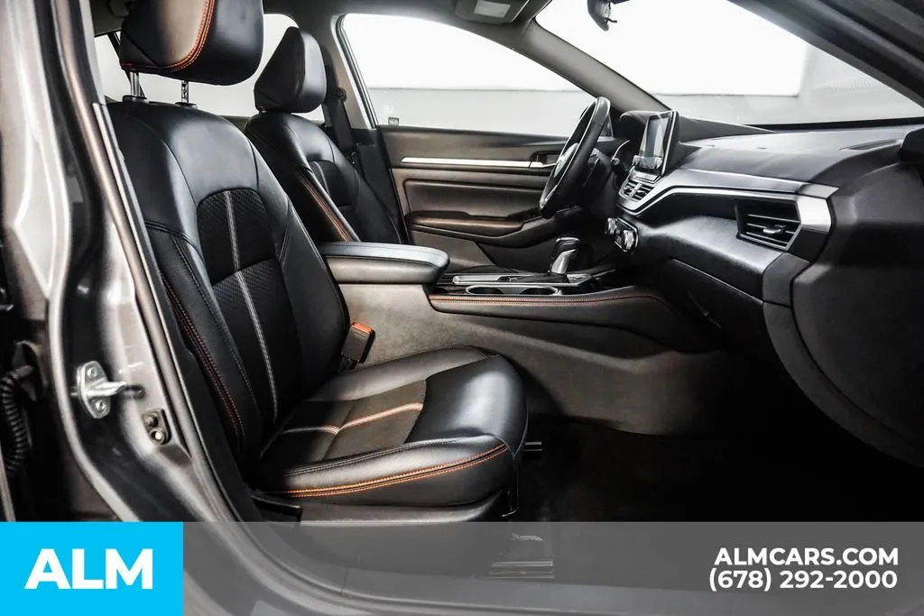 2025 Nissan Altima SR - Photo 23