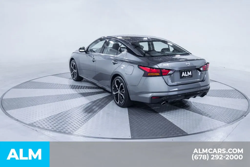 2025 Nissan Altima SR - Photo 6