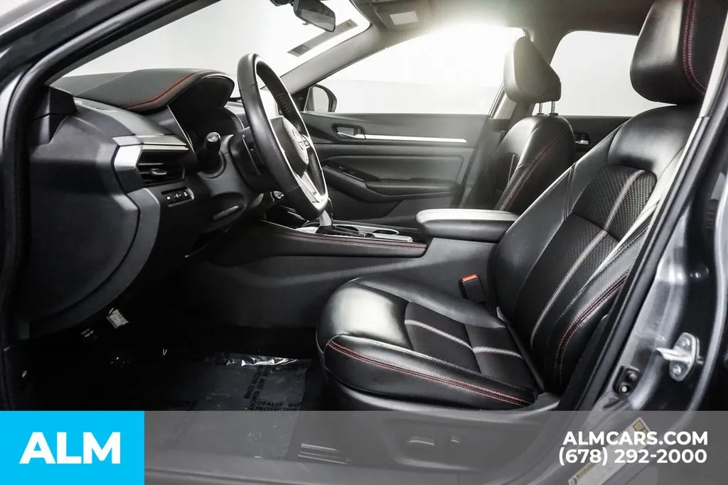 2025 Nissan Altima SR - Photo 21