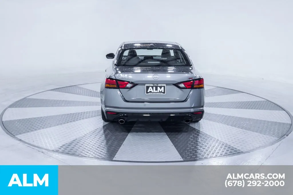 2025 Nissan Altima SR - Photo 12