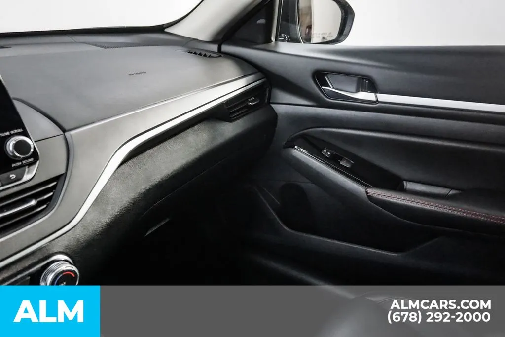 2025 Nissan Altima SR - Photo 47