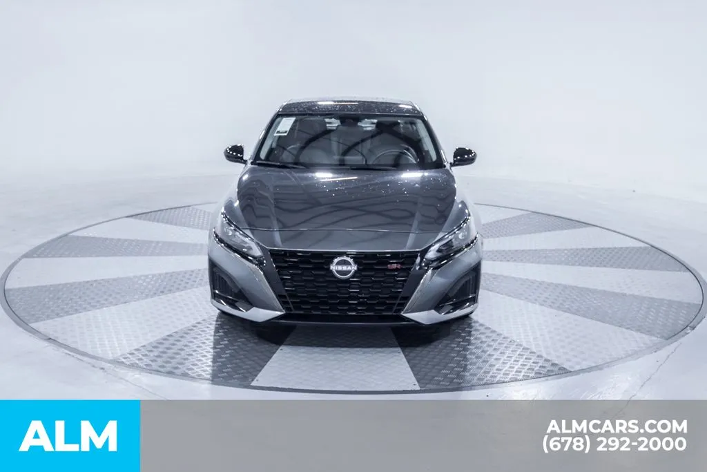2025 Nissan Altima SR - Photo 20