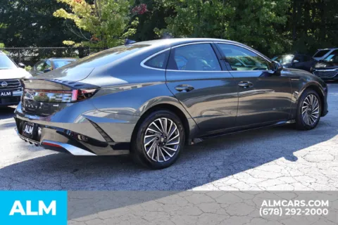 More photos of 2024 Hyundai Sonata Hybrid SEL at ALM Roswell, GA