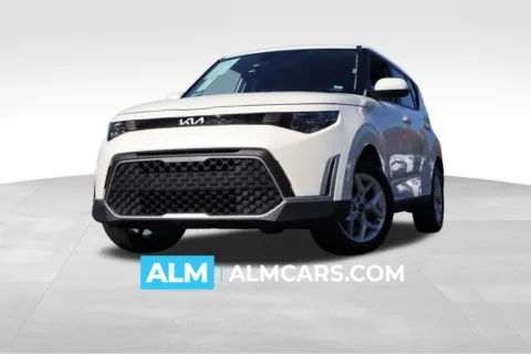 White 2024 Kia Soul LX for sale in Roswell, GA