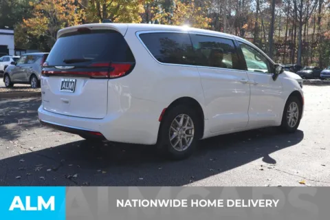 More photos of 2024 Chrysler Pacifica Touring L at ALM Roswell, GA