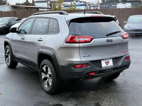 More photos of 2018 Jeep Cherokee Trailhawk at 9999 Auto Center, WA