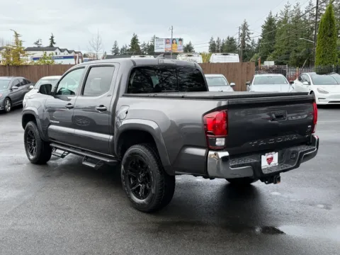 More photos of 2018 Toyota Tacoma SR5 at 9999 Auto Center, WA