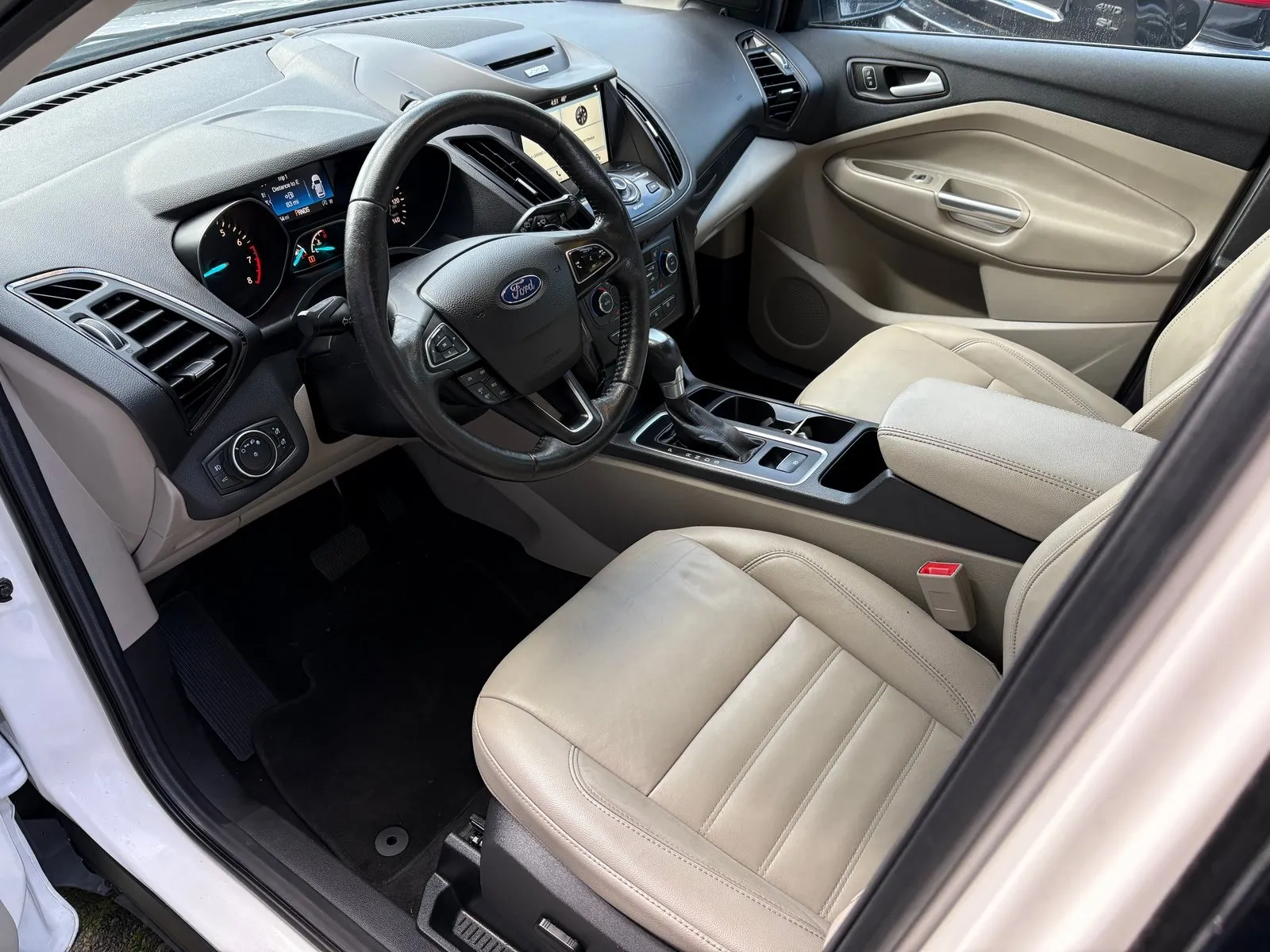 2017 Ford Escape Titanium photo 4