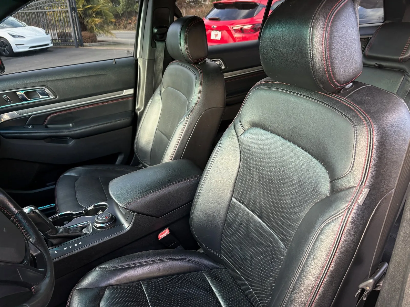 2016 Ford Explorer Sport photo 4