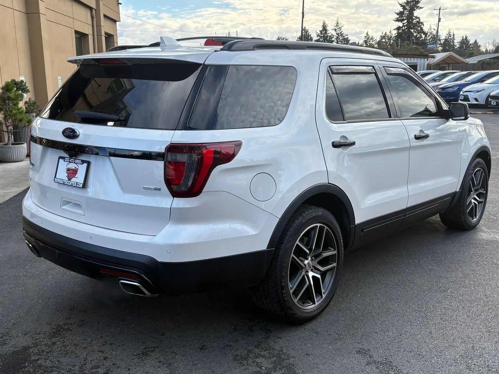 2016 Ford Explorer Sport photo 3