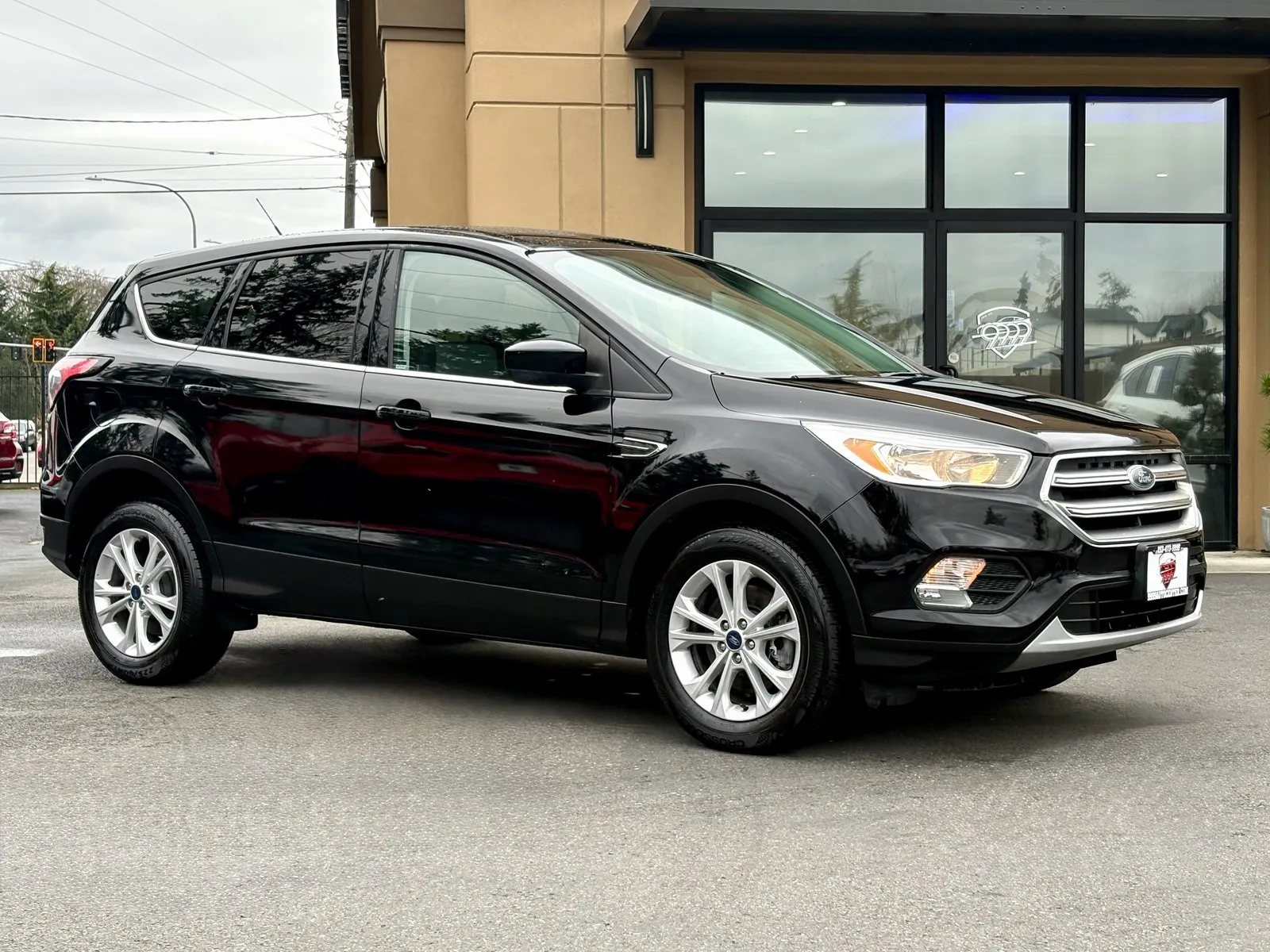 Black 2017 Ford Escape SE for sale in Lakewood, WA