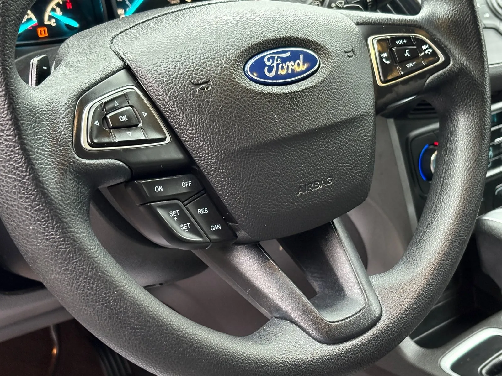 2017 Ford Escape SE photo 2