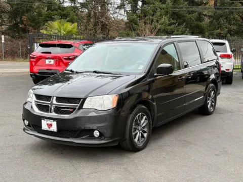 Another view of 2017 Dodge Grand Caravan SXT for sale in Lakewood, WA at 9999 Auto Center