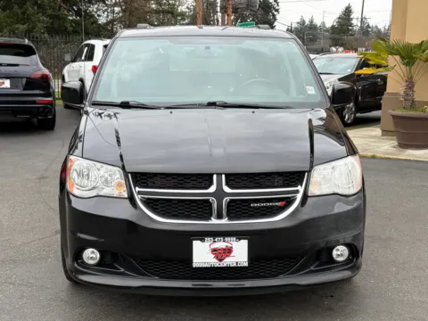 Photos of 2017 Dodge Grand Caravan SXT for sale in Lakewood, WA at 9999 Auto Center