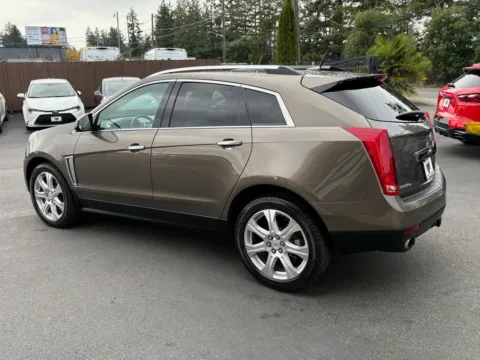 More photos of 2014 Cadillac SRX Luxury at 9999 Auto Center, WA