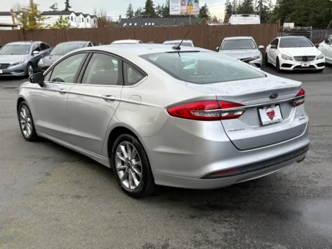More photos of 2017 Ford Fusion Hybrid SE at 9999 Auto Center, WA