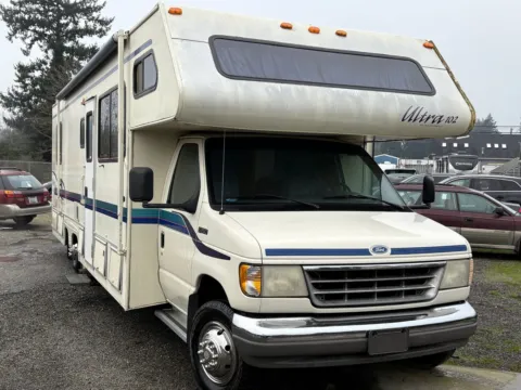 Another view of 1995 Ford E-350SD RV | Motorhome for sale in Lakewood, WA at 9999 Auto Center
