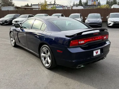 More photos of 2013 Dodge Charger SXT at 9999 Auto Center, WA