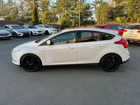 More photos of 2012 Ford Focus SEL at 9999 Auto Center, WA