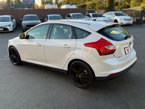 More photos of 2012 Ford Focus SEL at 9999 Auto Center, WA