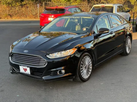 More photos of 2016 Ford Fusion Titanium at 9999 Auto Center, WA