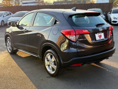 More photos of 2016 Honda HR-V LX at 9999 Auto Center, WA