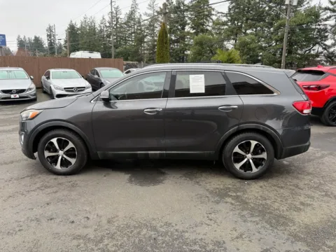 More photos of 2016 Kia Sorento EX at 9999 Auto Center, WA